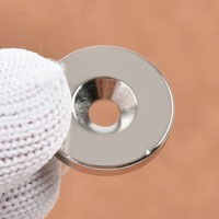 แม่เหล็กแรงสูง Neodymium ขนาด 20mm x 3mm รูขนาด 4.5mm : งาน Defect งานตำหนิ คุณภาพสูง ราคาพิเศษ