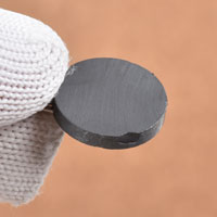 แม่เหล็กเฟอร์ไรท์ Ferrite ขนาด 18mm x 3mm - งานตำหนิ