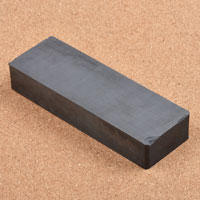 แม่เหล็กเฟอร์ไรท์ Ferrite ขนาด 150mm x 50mm x 25mm - งานตำหนิ