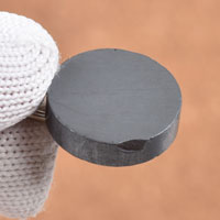 แม่เหล็กเฟอร์ไรท์ Ferrite ขนาด 20mm x 5mm - งานตำหนิ