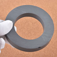แม่เหล็กเฟอร์ไรท์ Ferrite ขนาด 100mm x 15mm วงใน 60mm - งานตำหนิ